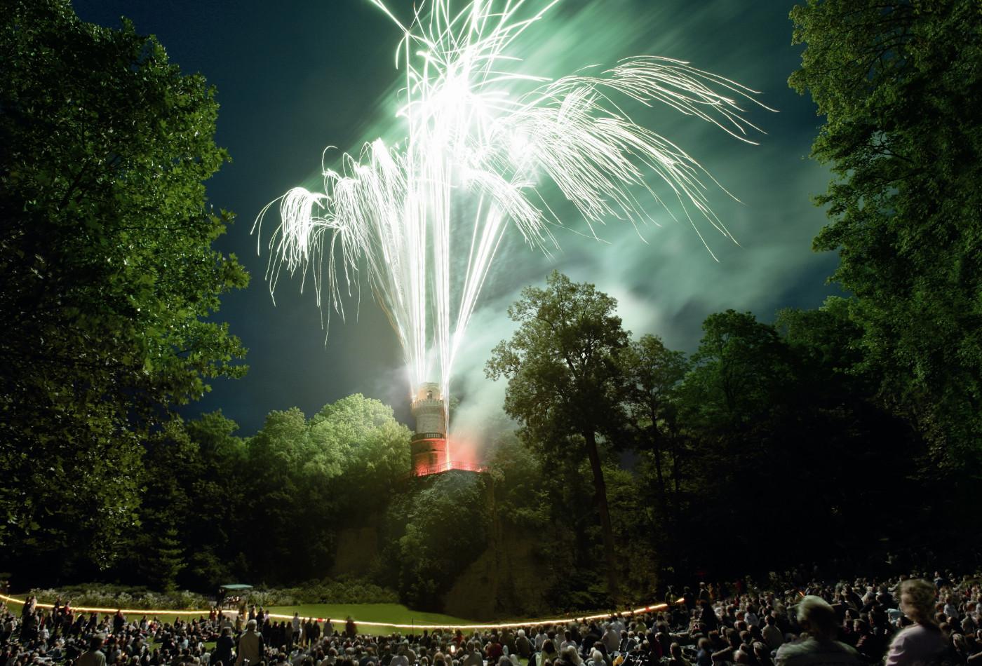 Feuerwerk an der Emichsburg im Blühenden Barock