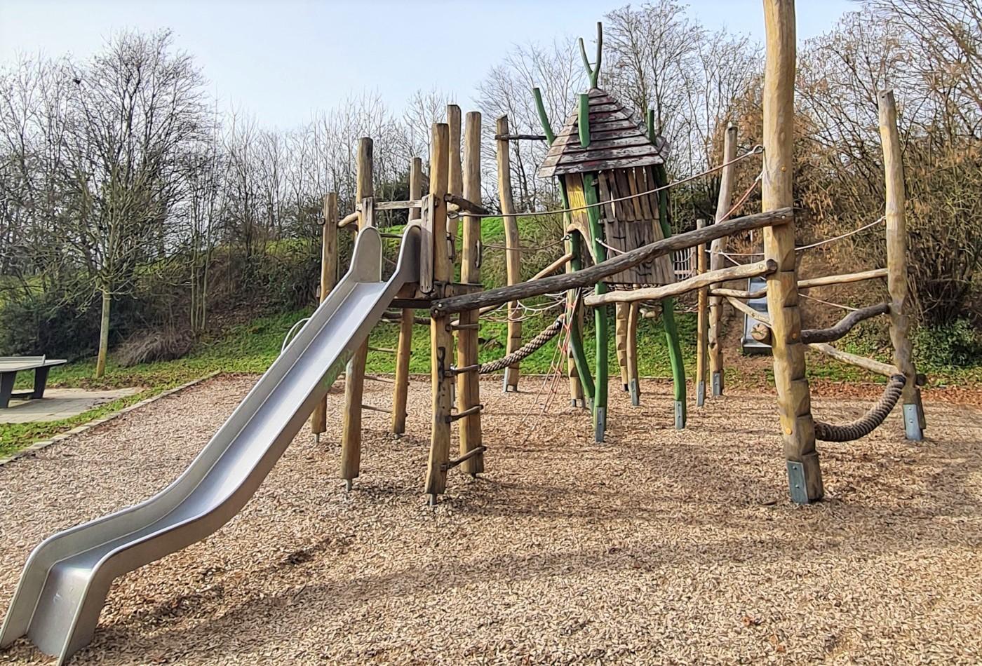 pflugfelden_spielplatz_1400x950