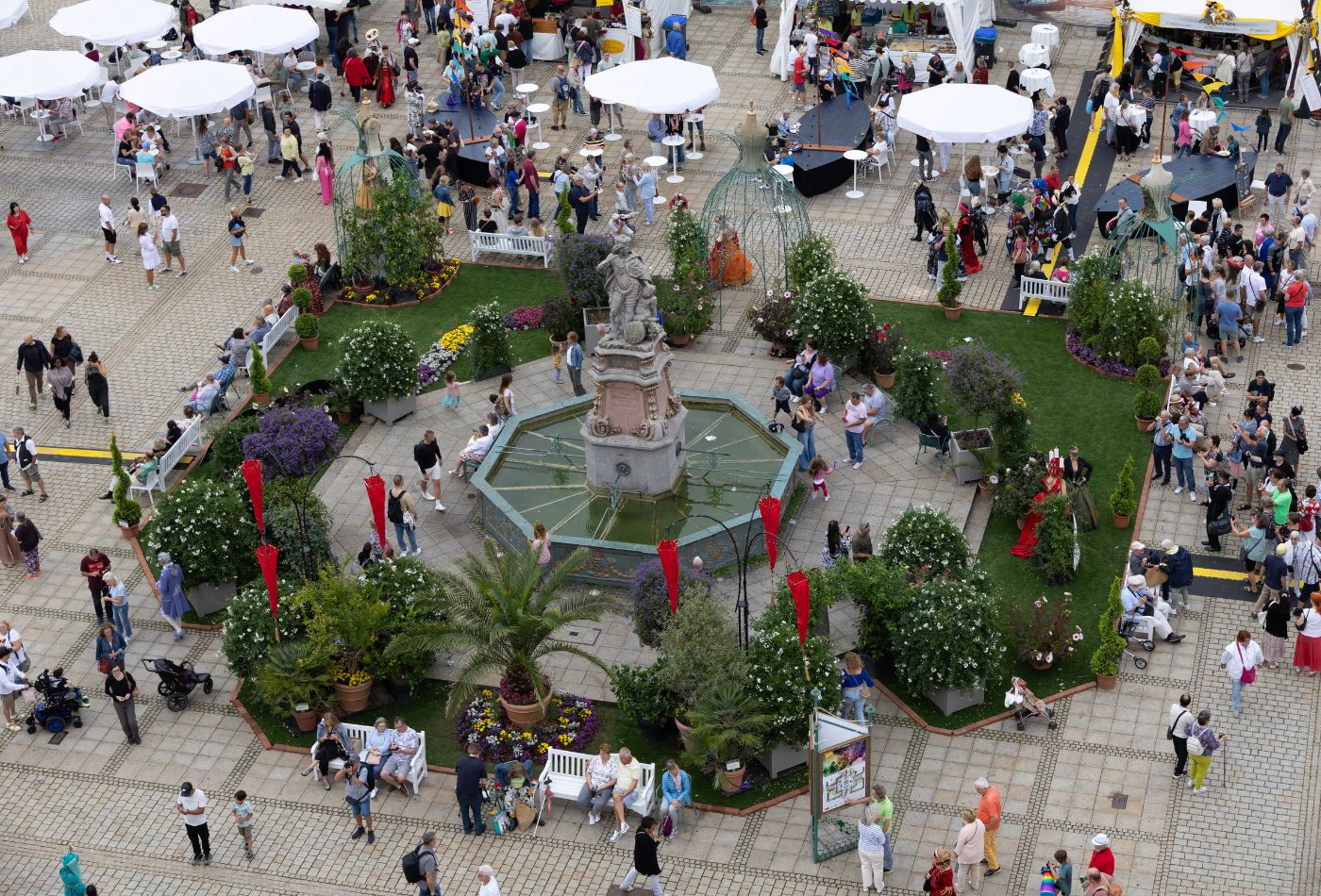 Blick auf die Venezianische Messe von oben bei Tag