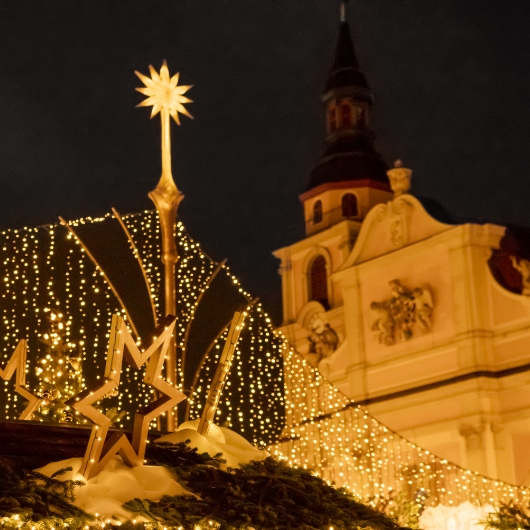 Zu sehen ist eine Leuchtfigur auf dem Barock-Weihnachtsmarkt Ludwigsburg.