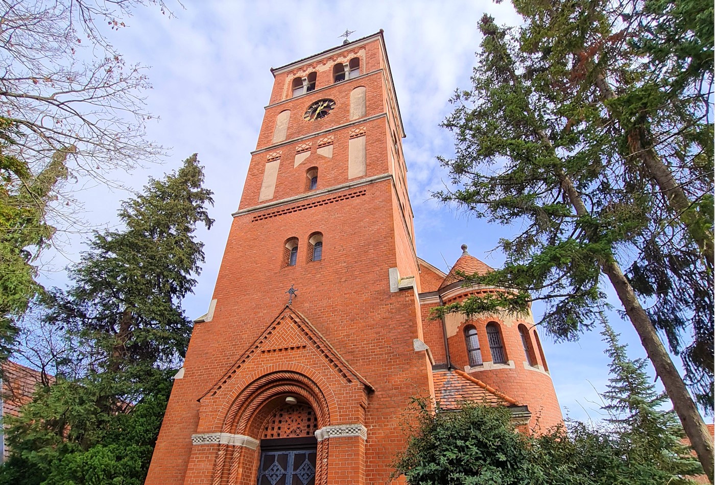 Frontansicht der Pfarrkirche im Pflugfelden, Ludwigsburg