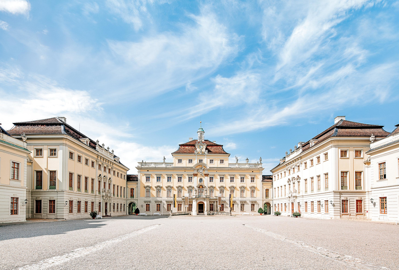 Der Schlosshof 