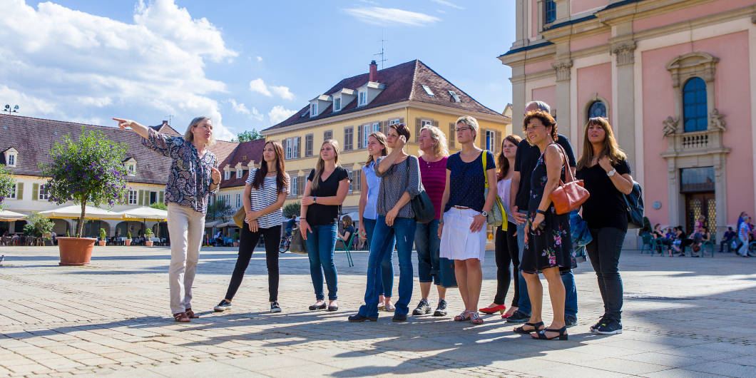 Gruppenführung auf dem Marktplatz.