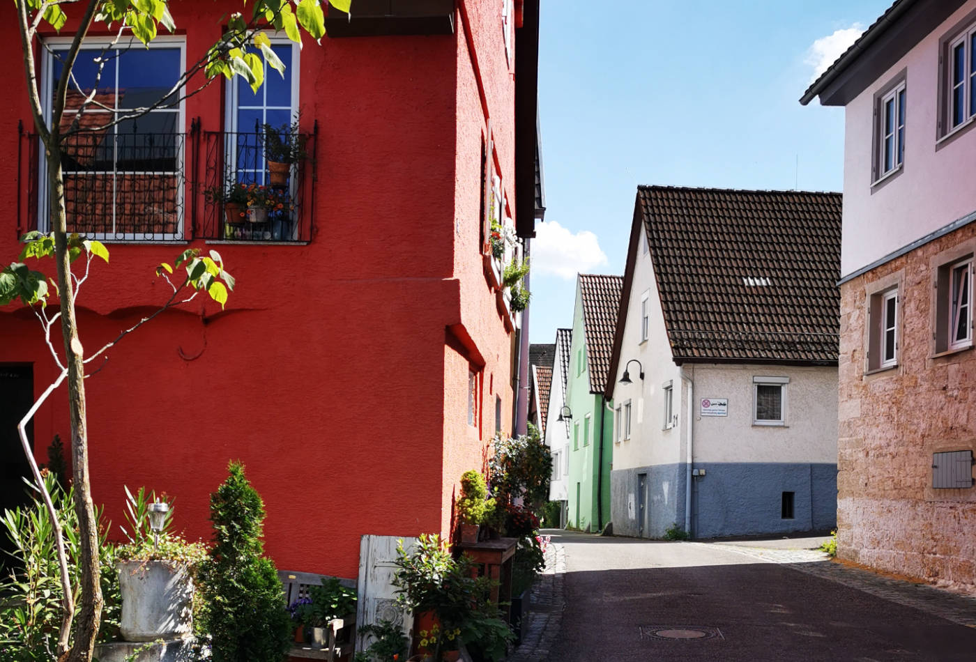 Blick durch die historische Gasse Alt-Hohenecks