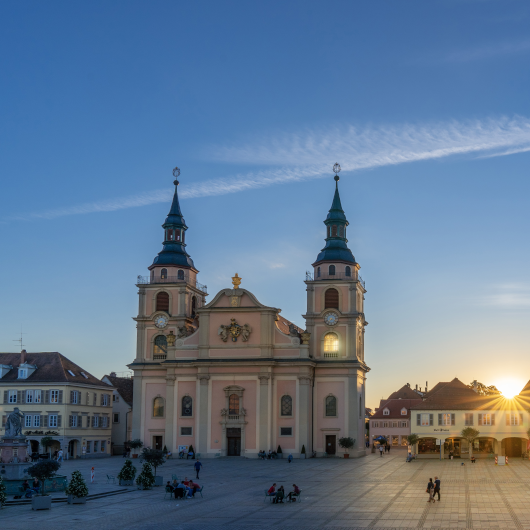 Zu sehen ist die Stadtkirche Ludwigsburg.