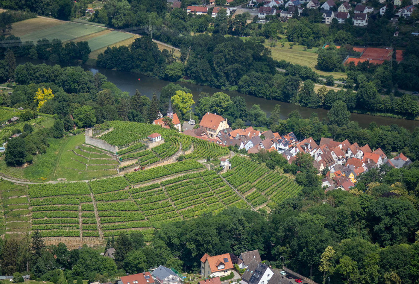 Burgruine Hoheneck aus der Vogelperspektive