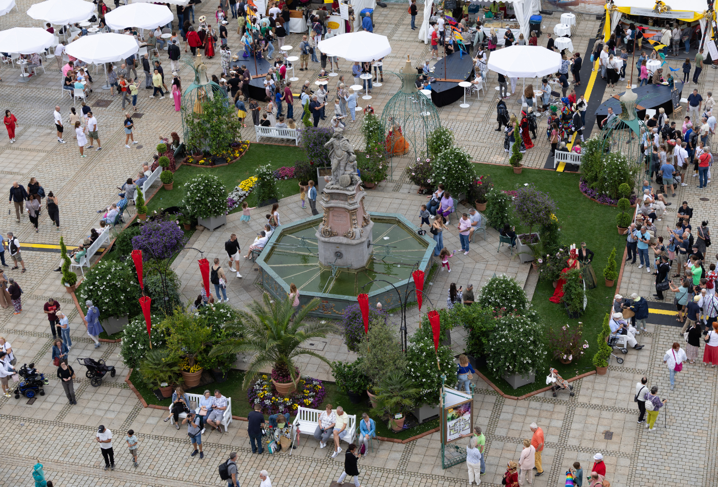 Blick auf die Venezianische Messe von oben bei Tag